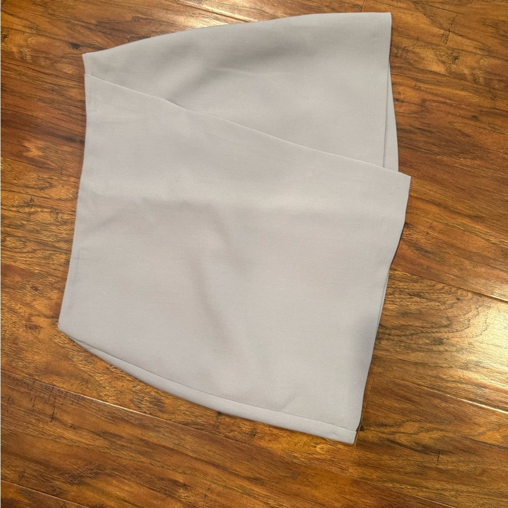 Abercrombie & Fitch Light Gray Mini Skirt - Picture 1 of 3